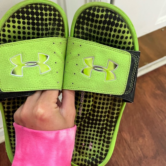 Under armour slides - Picture 2 of 4